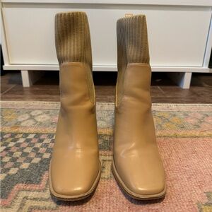 Tan and cream boots with a square toe and 1.5 inch heel #boots #fall #brown #tan